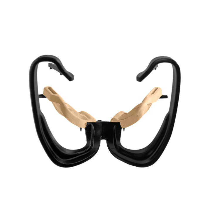 Protec, protège gencive innovant pour protéger les barres dans la bouche de votre cheval. Armature anatomique et ergonomique pour ne pas gener la bouche de votre cheval. Idéal pour chevaux qui craignent le mors et sont trop sensibles. Vendu chez Topmors.