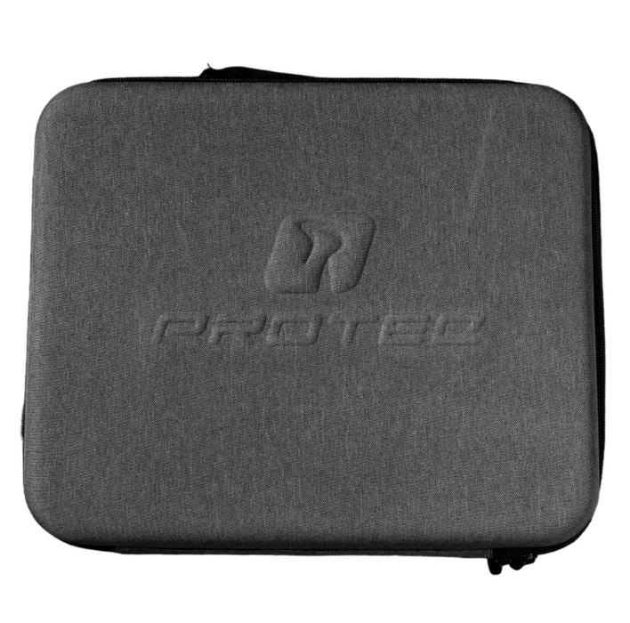 Protec, protège gencive innovant pour protéger les barres dans la bouche de votre cheval. Idéal pour chevaux qui craignent le mors et sont trop sensibles. Vendu chez Topmors dans sa mallette de transport