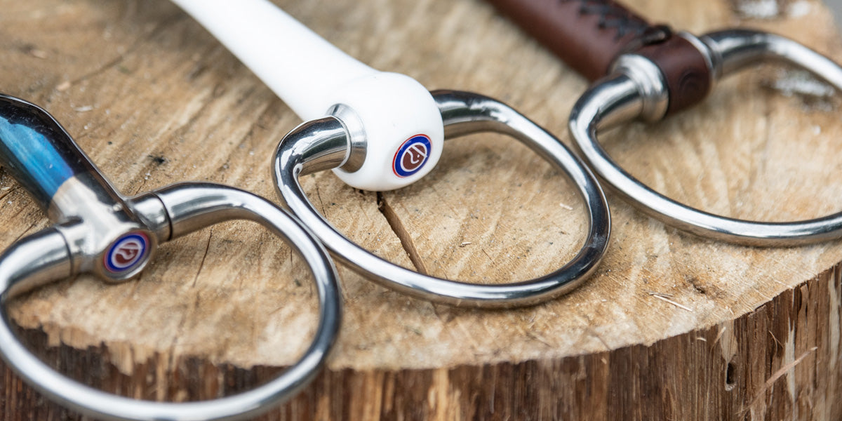 Retrouvez toute la gamme de mors pour chevaux Trust chez Topmors. Innosense, cuir, sweet iron, blue steel, tandems, tous les modèles sont disponibles. 